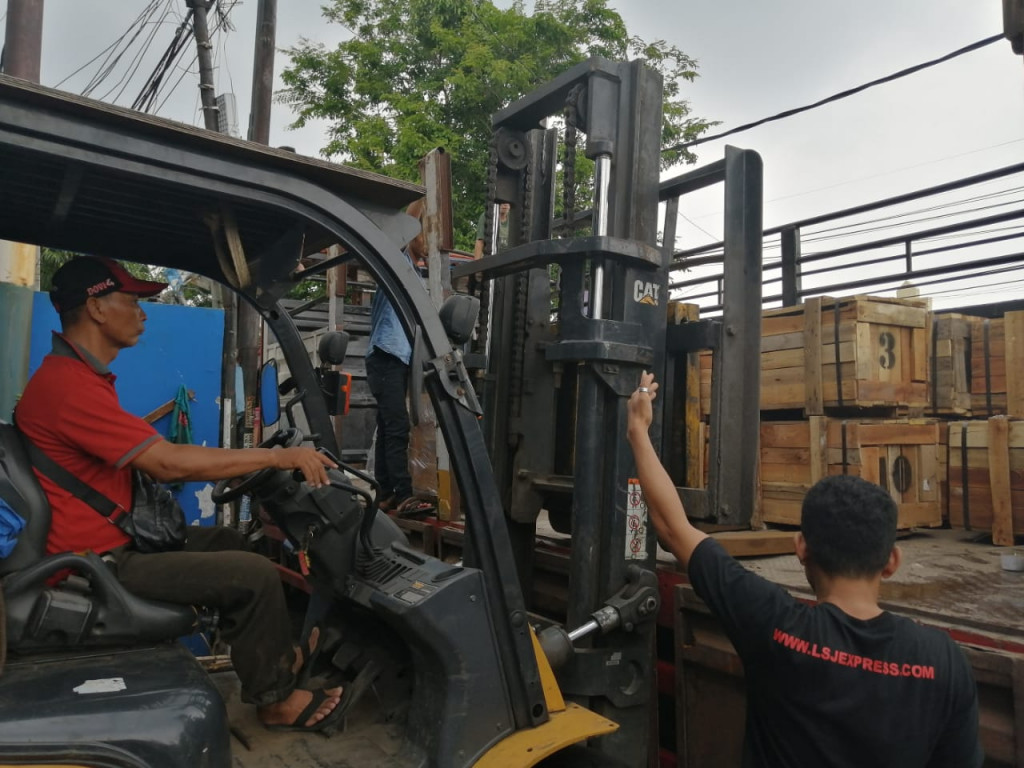 Ekspedisi Pengiriman Barang Surabaya ke Buton