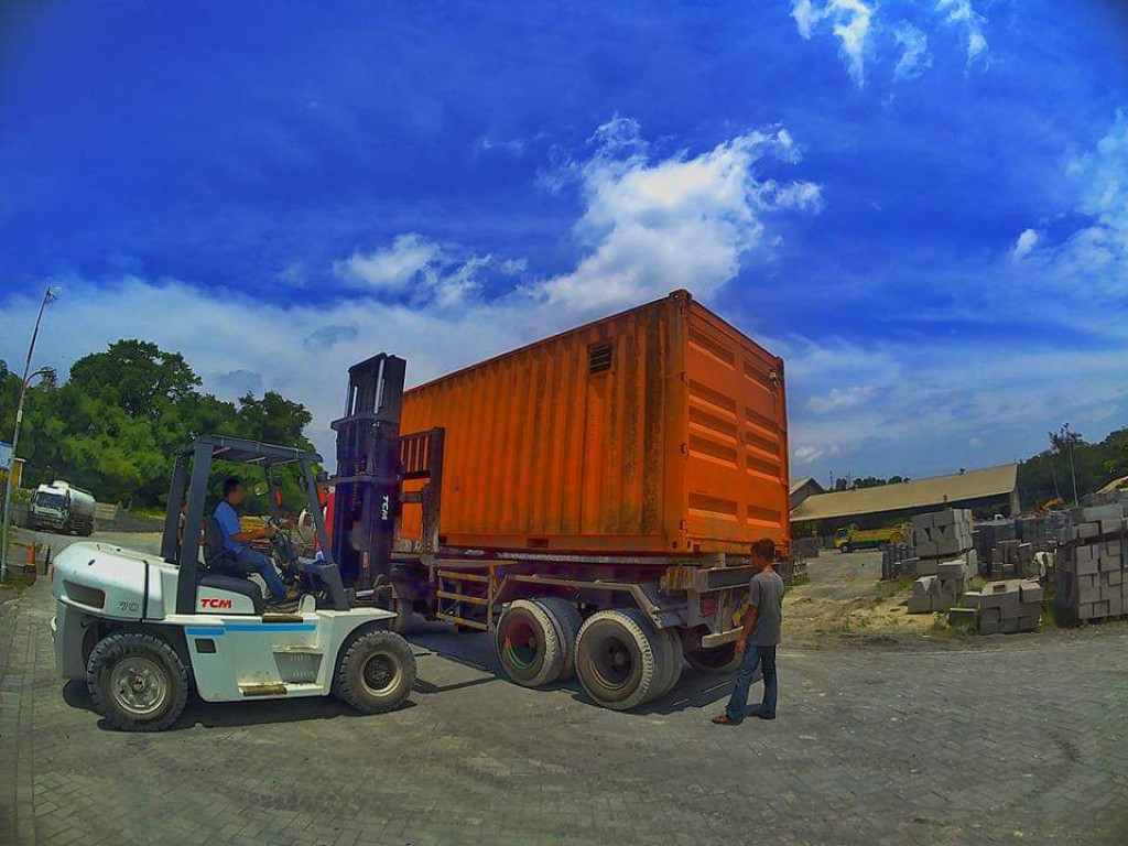 Ekspedisi Pengiriman Barang Via Container Surabaya Bombana