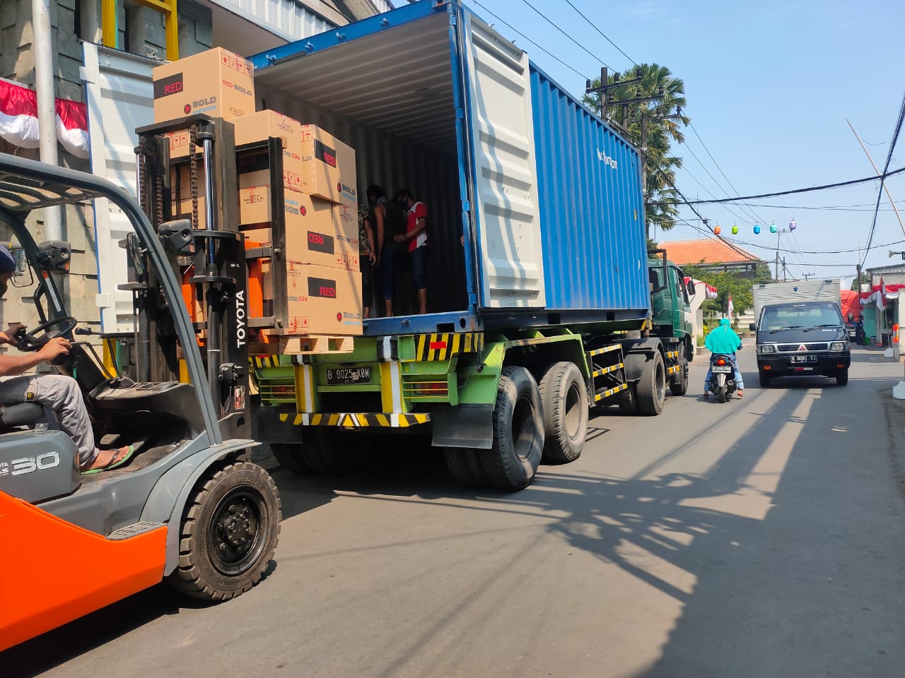 Ekspedisi Via Container Jakarta ke Kendawangan