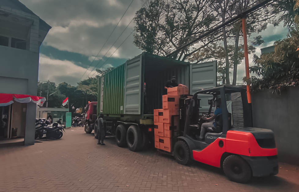Kirim barang via Container Jakarta ke Samarinda? Kami AHLINYA